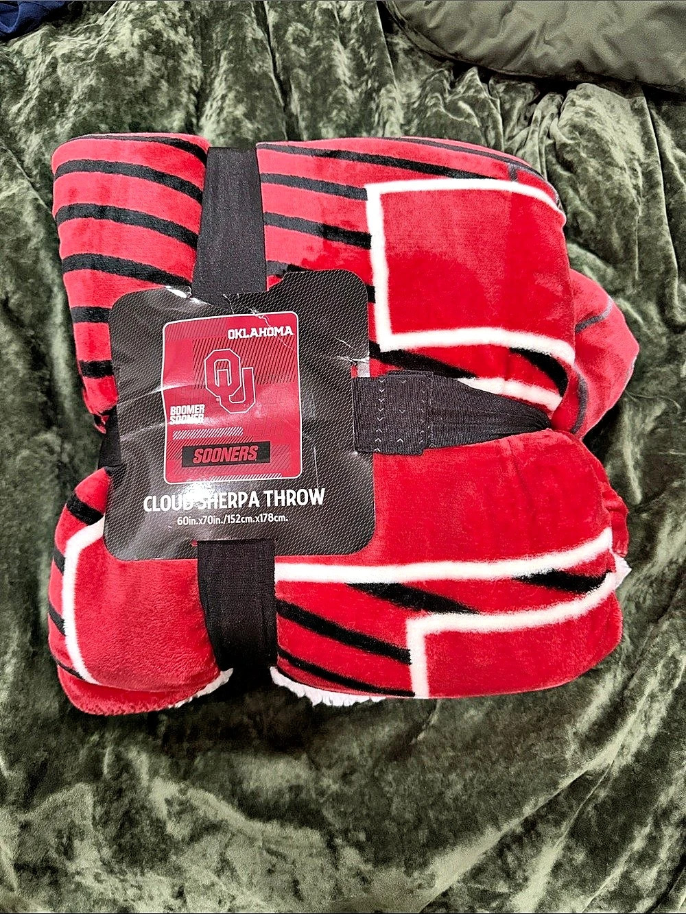 Oklahoma Cloud Sherpa Throw Red & Black Throw NWT